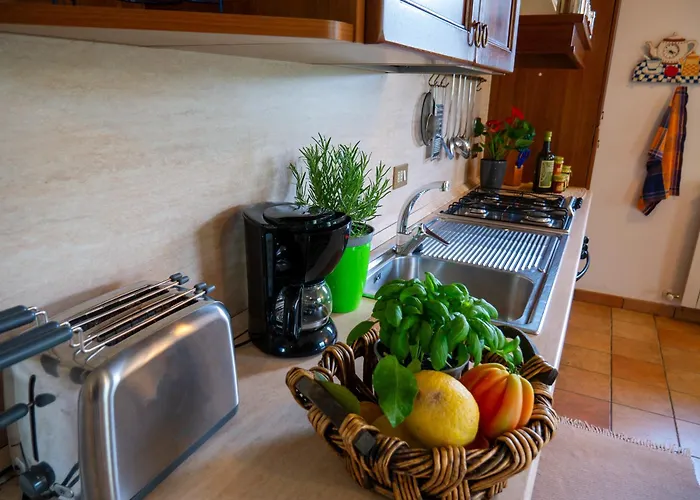 شقة Host4u - Borgata Vallone With Stunning Garden And Parking Lecchiore