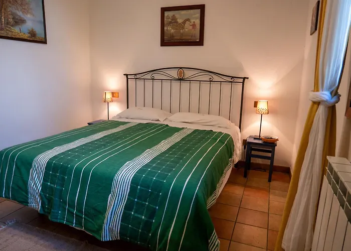 Host4u - Borgata Vallone With Stunning Garden And Parking Apartment Lecchiore