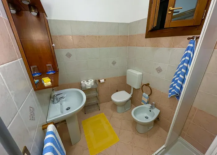 Host4u - Borgata Vallone With Stunning Garden And Parking Apartment