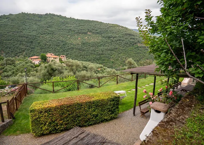 Host4u - Borgata Vallone With Stunning Garden And Parking