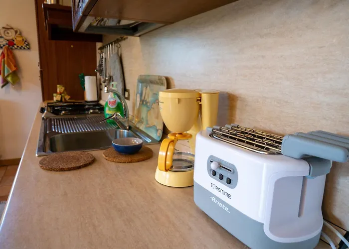 Host4u - Borgata Vallone With Stunning Garden And Parking Apartment