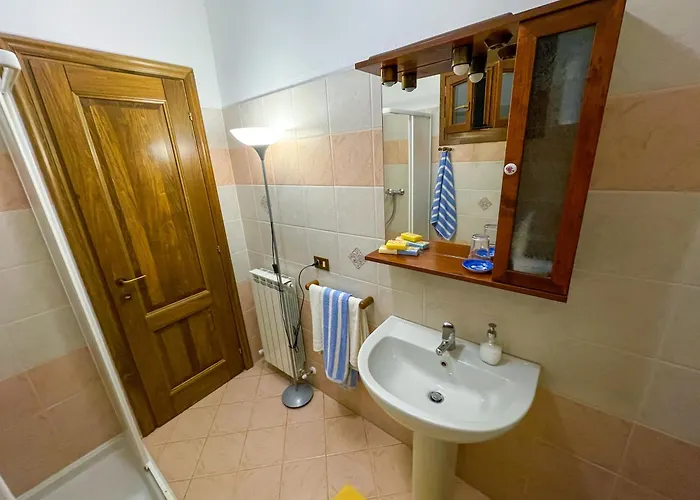Host4u - Borgata Vallone With Stunning Garden And Parking Apartment *