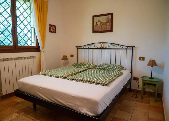 Host4u - Borgata Vallone With Stunning Garden And Parking
