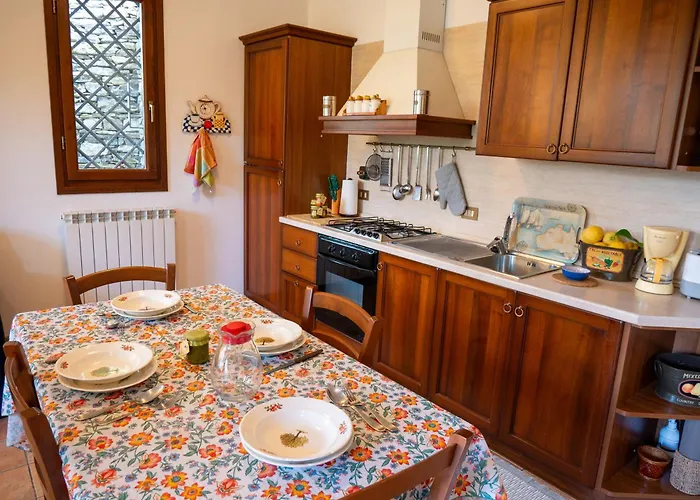 Host4u - Borgata Vallone With Stunning Garden And Parking
